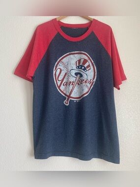Vintage 2004 Raglan Yankees T-shirt, XL